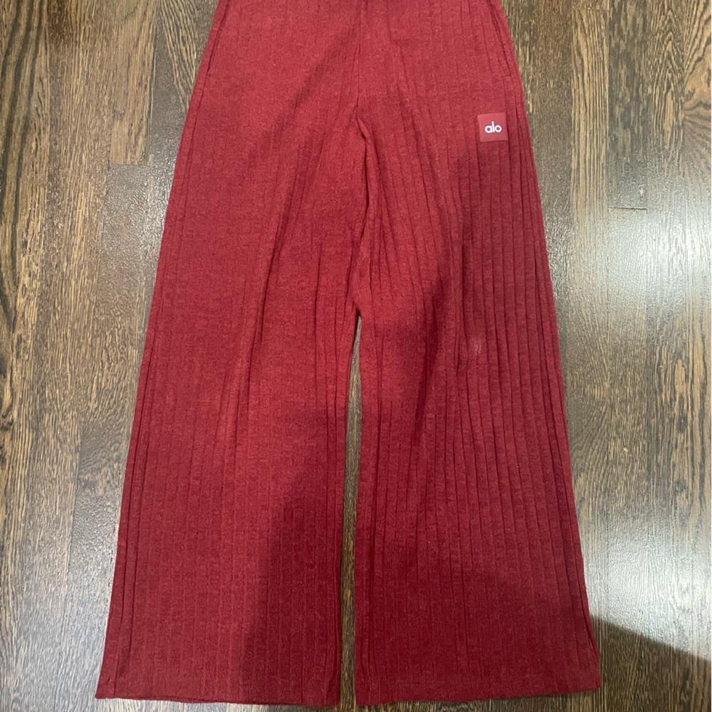Burgundy Alo parallel pants